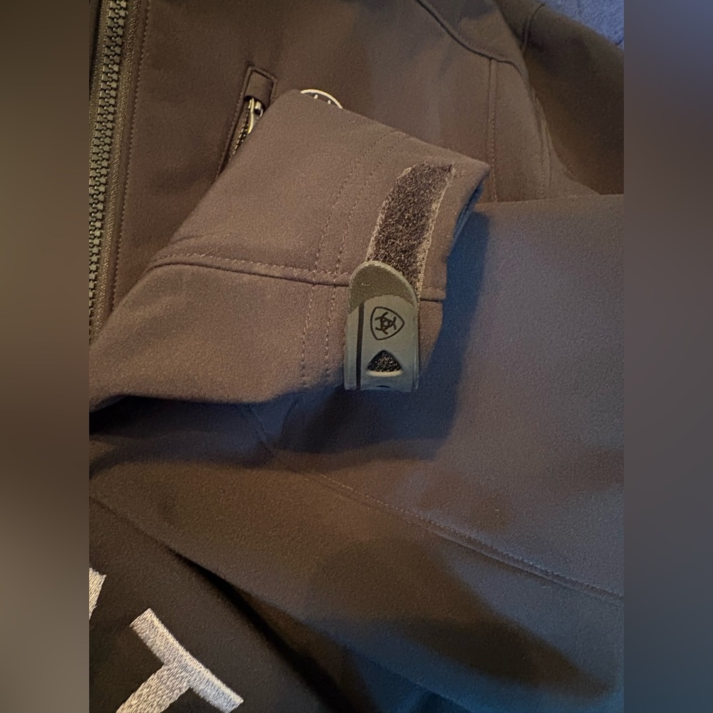Ariat Softshell Jacket Size Small - image 6